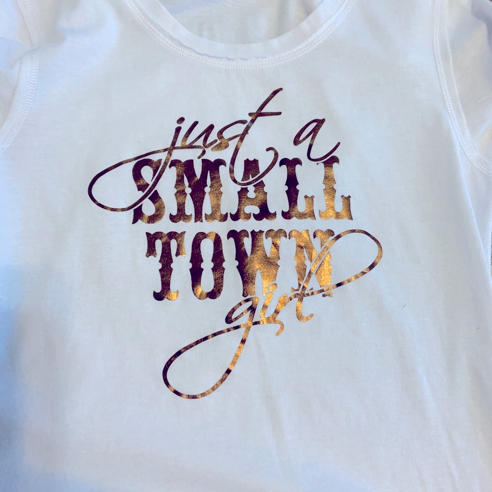 Just a small town girl/Kavio T-shirt